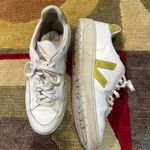 VEJA V-12 Leather White Liquor Green Sneakers Low Tops Women’s Size US 9 Photo 0