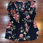 Premise Studio navy floral flutter sleeve Vneck top size small Photo 2