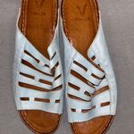 V Italia pearlescent blue strappy sandals wedges women’s size 40 EUC feminine White Photo 2