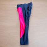 Athleta  COLORBLOCK SALUTATION CAPRI xs‎ Color: Summer Azalea/ Navy Photo 3