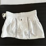 Lululemon Skort Skirt Size 4 Elastic Waist White Built-In Shorts Photo 5