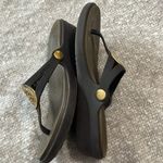 Crocs  Brown‎ Gold Sanrah Flip Flops Thongs Sandals Wedge Size 7 Photo 4