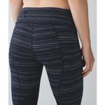 Lululemon   Pace Rival Crop 22" Cyber Stripe Naval Blue Black Women’s sz 6 Photo 4