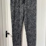 Old Navy NWT Tall Vintage Street Animal print jogger Gray sweatpant medium Photo 1