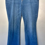 Old Navy  Mid Rise Kicker Bootcut Jean in Medium Wash size 18 Photo 0