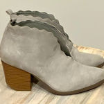 Beast Fashion  Gray Suede block heel booties Size 7.5 Photo 0