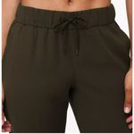 Lululemon  Olive Jogger Pants SZ:4 Photo 3