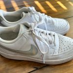 Nike Tennishoes Photo 2