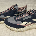 Reebok  CLASSIC WOMENS RUNNING SHOE Photo 0