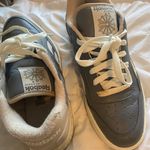 Reebok Sneakers Photo 2