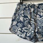 American Eagle  AE Vacay Short Floral NEW Medium Photo 2