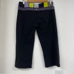 Lululemon  Black Reversible Wide Leg Cropped Leggings Womens 10 Y2K  Purple Green Photo 8