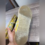 Toms  7.5 Lemon‎  slip on flats shoes espadrilles Photo 7