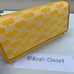 Michael Kors Butter Wallet Crossbody Bag Photo 1