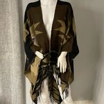 New Women’s Fall Cover up size One size New tags
Very spacious and comfy! Brown Photo 2