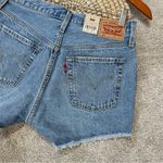 Levi's NWT Levi’s Women’s 501 Original Fit High Rise Jean Short 2.5” in Med Wash 28 Photo 8