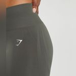 Gymshark Gymsark NWOT Everyday Seamless Leggings in Strength Green Size XS. Photo 3