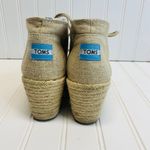 Toms  Tan Beige Natural Wedge Shoes Lace Up Sz 8.5 Photo 4