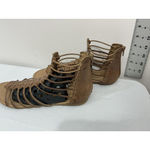 Womans American Eagle 6 Brown Strappy Zip Up Open Toe Flat Gladiator Sandals Photo 3