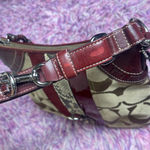 Coach  Signature Shoulder Bag Photo 4