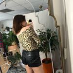Leopard Print V Photo 5