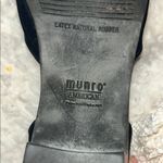 Munro Black Heels with Sleek Design Photo 5