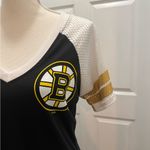 Boston Bruins Women's Black and White V Photo 1