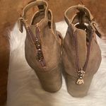 G by Guess  Tan Heels Photo 2