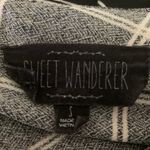 Sweet Wanderer Black And White Patterned Blouse Photo 5