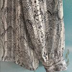 Alfred Dunner Black and Gray Snakeskin Shirt Jacket Size 10 Photo 2