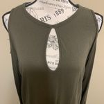 Cold Shoulder Open Back Long Sleeve Large Top Green Photo 4