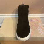 Very G NIB  Suede Like Sneakers Photo 2