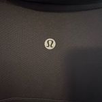 Lululemon  Quick Dry Short Sleeve Quick Dry Straight Hem Jacquard Size 12‎ Preppy Photo 4