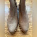 NISOLO Eva Everyday Chelsea Leather Boot in Almond Photo 4