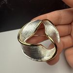 Napier Textured Two Tone Brooch Pin Signed Twisted Ribbon Triangle Photo 3