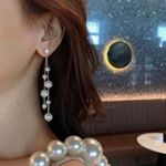 Women's White Pearl Long Tassel Dangle Drop Earrings Photo 3