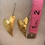 Boutique hammered gold dangle slim heart earrings Photo 2