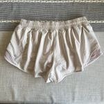 Lululemon Hotty Hot Low Rise Lined Shorts 2.5" Bone Size 10 Photo 2