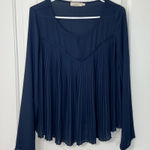 Elodie NWOT Nordstrom women’s navy blue pleated scoop neck long sleeve blouse L Photo 0