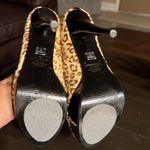 Baker’s Victoria Calf Hair Leopard Print Platform Pumps Size 8 Photo 5
