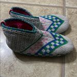 Bombas  Women’s Gripper Slippers, Sz M (9-11.5) Photo 4