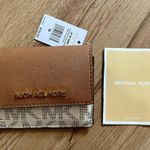 Michael Kors Jet Set Travel Wallet Photo 0