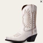 Ariat NWT  Goldie white distressed cowboy boot Sz 9 Photo 0