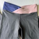 Fabletics  7/8 Winn II crossover Leggings in heather gray Small Photo 3