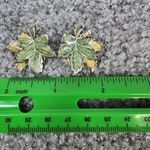 Green and Yellow Overlapping Leaf Shape Earrings Pierced Post Metal Vintage Photo 4