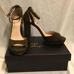 Trixie Block Heel Ankle Strap Platform Sandals Olivia Jaymes Green Size 8.5 Photo 0