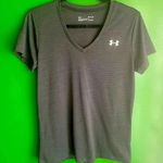 Under Armour Black Under Armor Loose‎ Fit V Neck Tshirt Tee Shirt Size Medium EUC! Photo 0