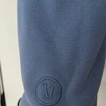 Vuori  Sedona Sport Crew Neck French Terry Blue Sweatshirt sz  M Comfy Rare Color Photo 2