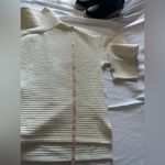 New Balance Women’s  Quilted Sweatshirt Size XL Photo 2