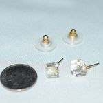 Source Unknown Unique Stunning Petite Cube Cut Glass Gold Tone Post/Stud Y2K Earrings Photo 1